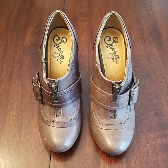 Seychelles Booties - Picture 3 of 6